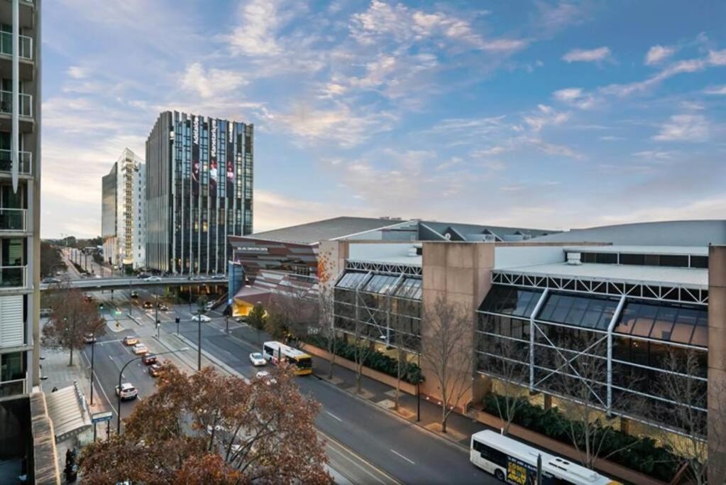 Ferienwohnung New Heights On North Terrace - 2Br Cbd Views Pool Adelaide Exterior foto