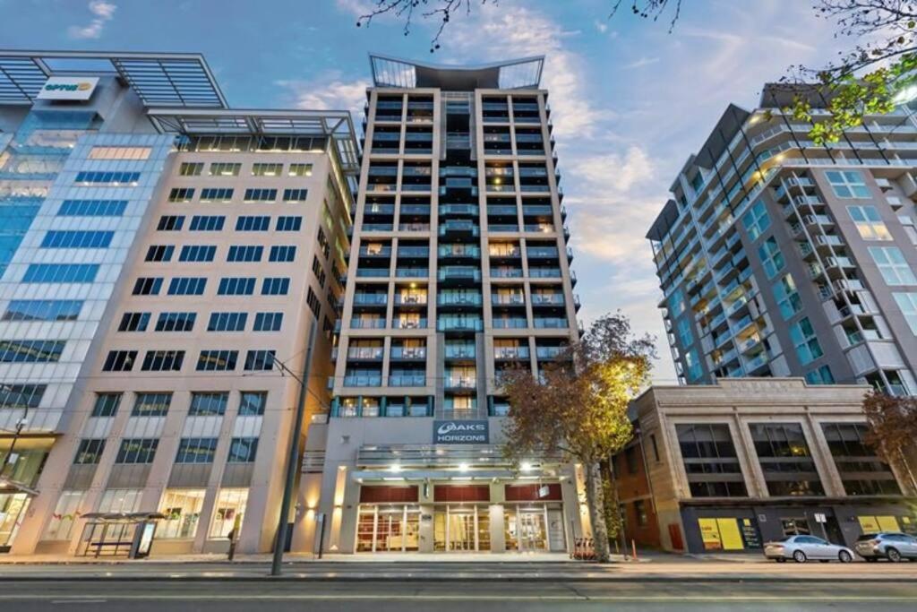 Ferienwohnung New Heights On North Terrace - 2Br Cbd Views Pool Adelaide Exterior foto